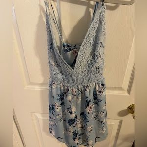 NWT- Entourage- blue backless/bow tie back romper- size large